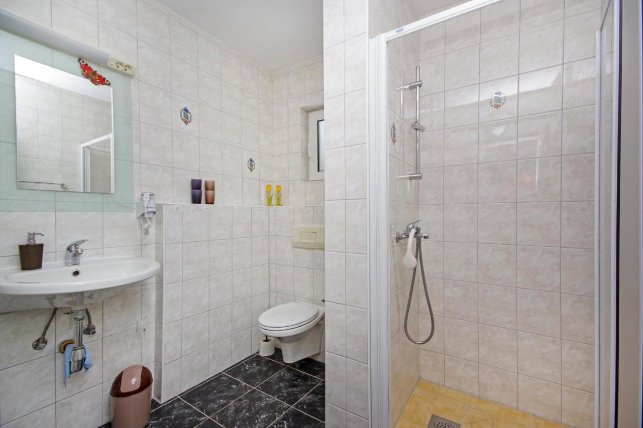 Matanovi Dvori Md Apartments Makarska Bagian luar foto