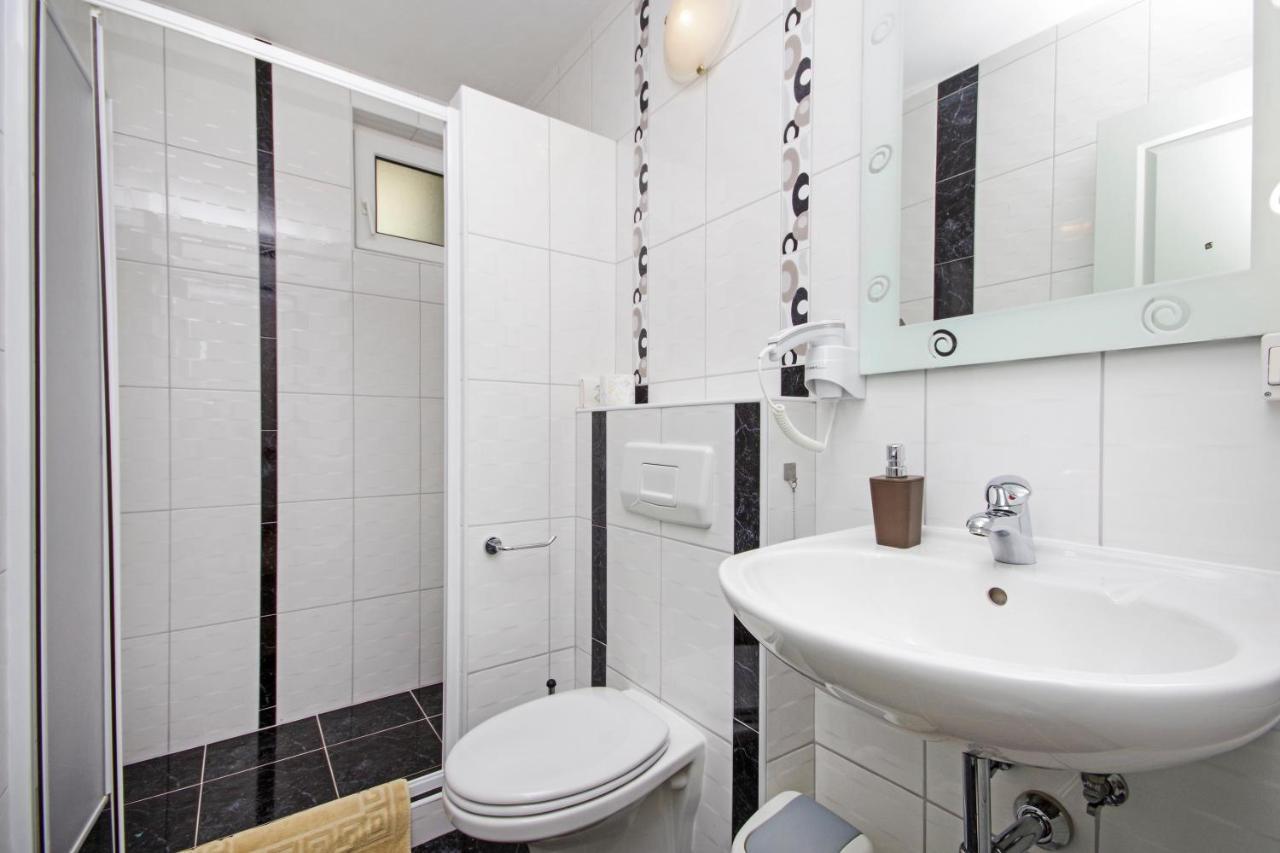 Matanovi Dvori Md Apartments Makarska Bagian luar foto